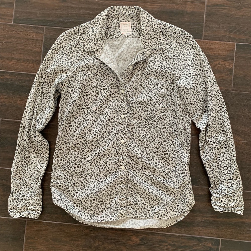 Gap cream/grey & black floral button up shirt top